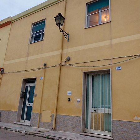 Villa Casa Vacanze Petronia-By Faendho à Porto Torres Extérieur photo